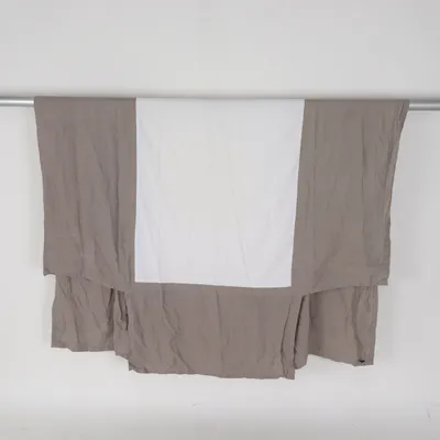 Bed skirt (Gray, White) from Himla Linen