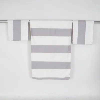 Parure de lit (Gris, Blanc) de Amazon Basics Coton