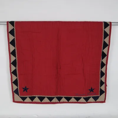 Täcke (Röd, Blå, Vit) från Lexington Company