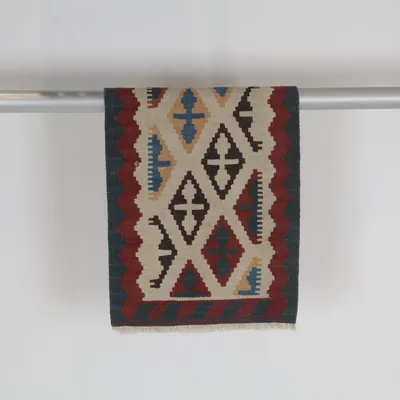 Vävd matta (Röd, Blå, Flerfärgad) Ull