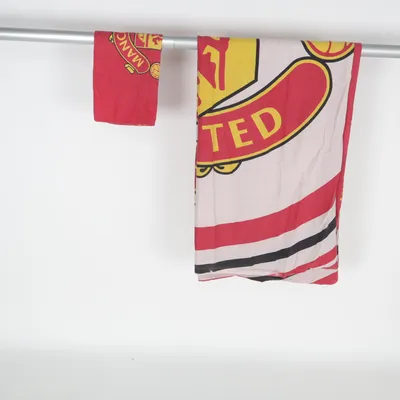 Bäddset (Röd, Gul, Svart) från Manchester United