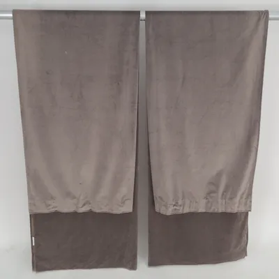 Gordijn aan roede (Bruin) van Svanefors Polyester