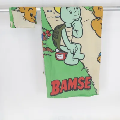 Bäddset (Grön, Röd, Vit, Gul, Brun) från Warner Bros