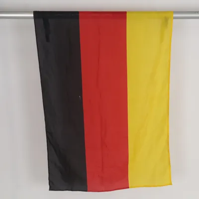 Flagga (Svart, Röd, Gul)