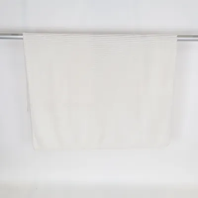 Filt (Vit) från Nina Royal Polyester