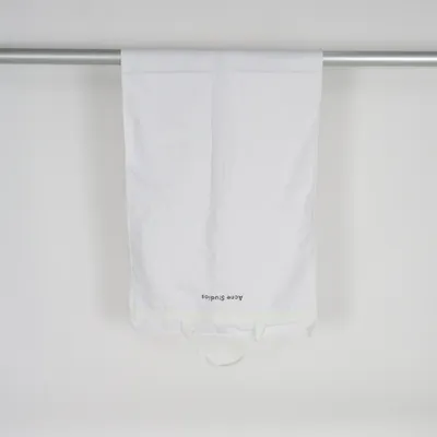 Resegarderob (Vit) från Acne Studios