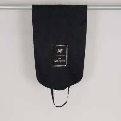 Resegarderob (Svart, Guldfärgad) från Balmain x H&M