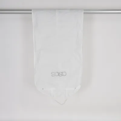 Resegarderob (Vit) från ASOS