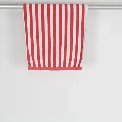 Bath towel (Red, White) from Marimekko