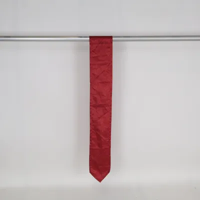 Table runner (Red) from Meradiso