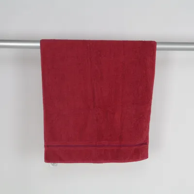 Bath towel (Red) from Sir Henry Cotton