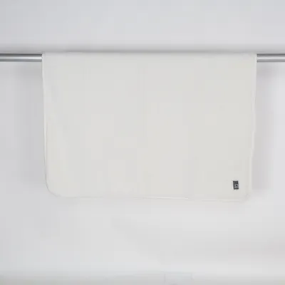 Filt (Vit) från Kosta Linnewäfveri