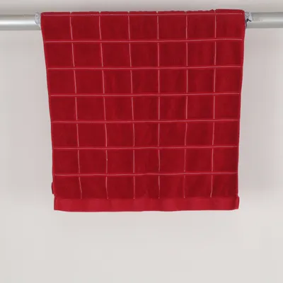 Bath towel (Red, White) from Lord Nelson Cotton