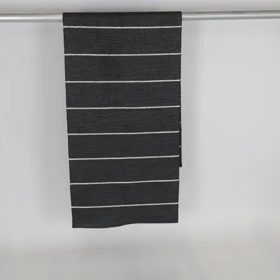 Tapis tissé (Noir, Blanc)