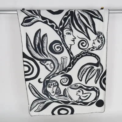 Filt (Svart, Vit) från Kosta Linnewäfveri Polyester