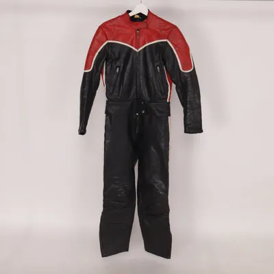 Motorcykelställ (Svart, Röd, Vit) från Malung Sweden Skinn