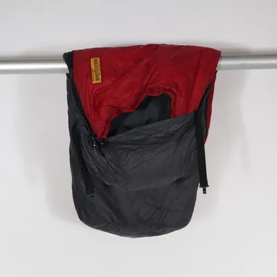 Sleeping bag (Red, Gray) from Ajungilak