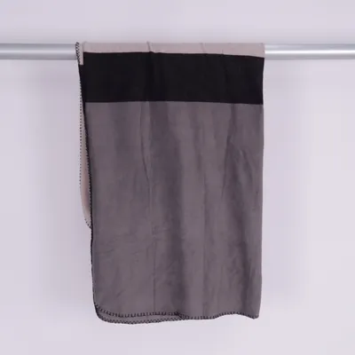 Filt (Grå, Beige, Svart) från Kosta Linnewäfveri Återvunnen polyester