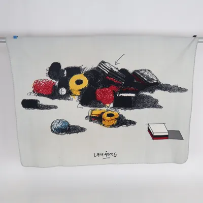 Filt (Vit, Svart, Blå) från Lasse Åberg