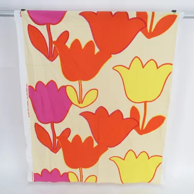 Tekstil (Pink, Orange, Gul) fra Marimekko