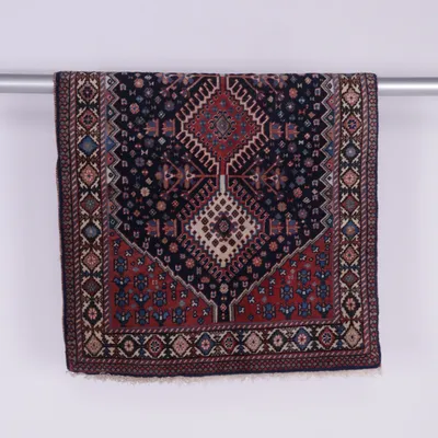 Short pile rug (Red, Multicolored)