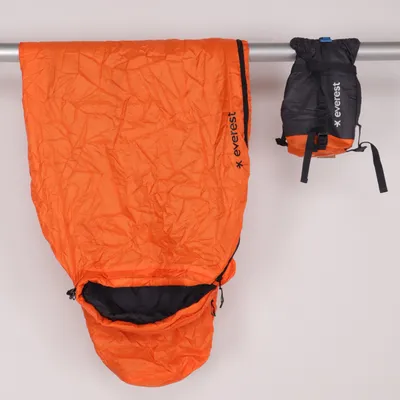 Sovsäck (Orange, Svart) från Everest