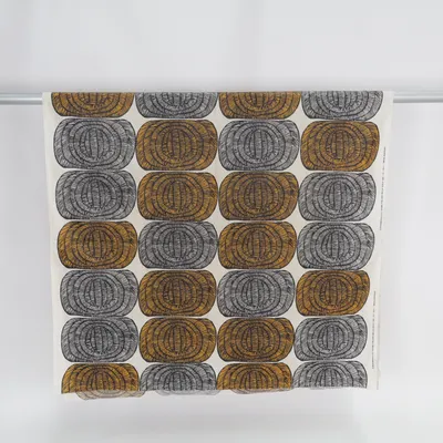 Voksdug (Beige, Gul, Sort) fra Marimekko