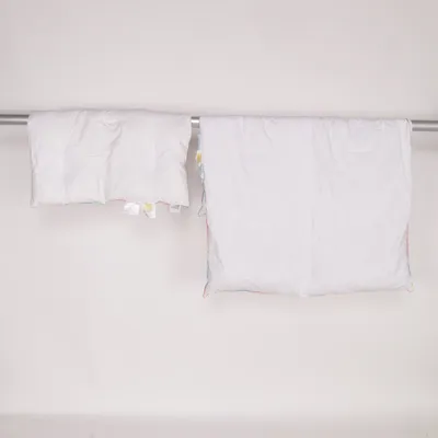 Täcke (Vit, Flerfärgad) från Bambino Bomull, Dun, Fjädrar