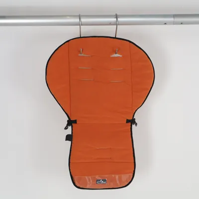 Coussin de poussette (Orange) de One Tree Hill