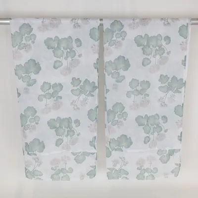 Veckbandslängd (Curtain Saga In Geranium) från Noble House Polyester