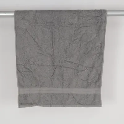 Bath towel (Gray) from Amazon Basics Cotton