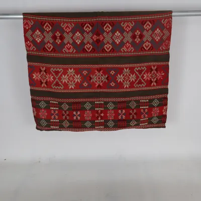 Väggbonad (Röd, Brun, Flerfärgad) Ull