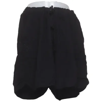 Short (Noir) de MyWear Woman Viscose