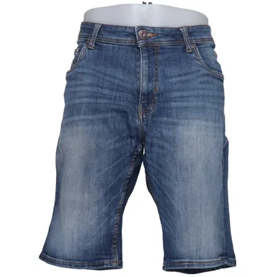 Jeansshorts (Nya med etikett 🏷️ Se bilder 😊) från Smog