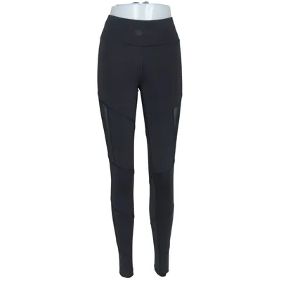 Sportleggings (Schwarz) von Swedish Fall Elasthan, Recyceltes Polyester