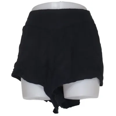 Shorts (Svart) från Monki Viskos