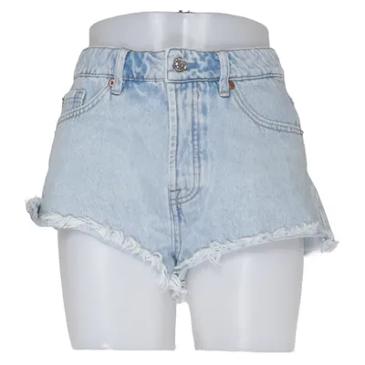 Short en jean (Bleu) de Stradivarius