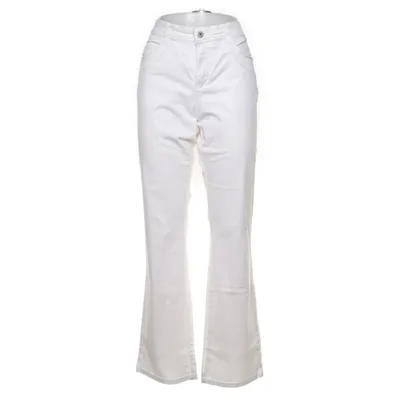 Jean (Blanc) de Authentic Clothing Company