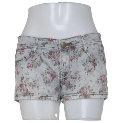 Denim shorts (Gray, Red, Green) from Denim Life by Pimkie
