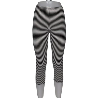 Three-quarter pants (Black, White) from Yllet Cotton, Elastane