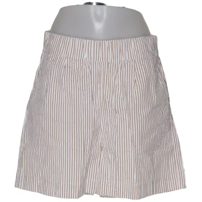 Shorts (Beige, White) from Cha Cha Cotton