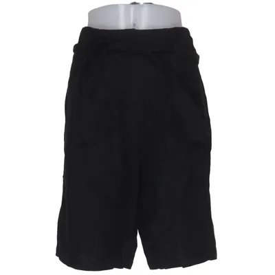 Shorts (Schwarz) von Madeleine Leinen