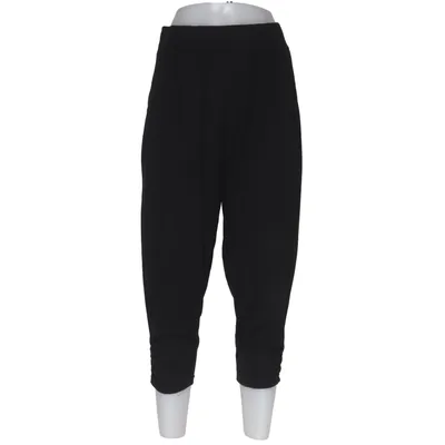 Three-quarter pants (Black) from Blacc Polyester, Viscose