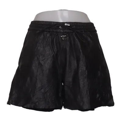 Leather shorts (Black) from Victoria Beckham Jeans Cotton, Leather