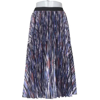 Kjol (Blå, Svart, Vit, Röd) från By Malina