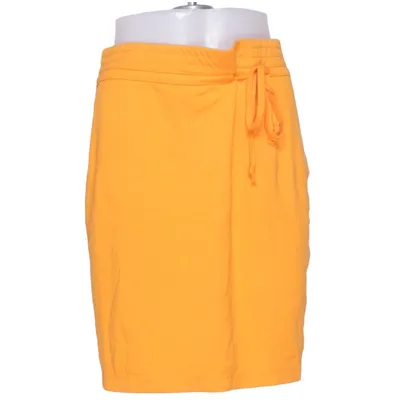 Skirt (Yellow) from Golléhaug Polyamide