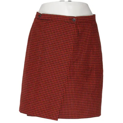 Kjol (Röd, Svart) från Hanna