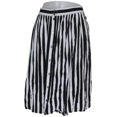 Skirt (Black, White) from Forever 21 Plus Viscose