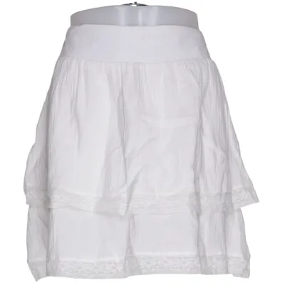 Kjol (Vmnatali Hw Short Lace Skirt Wvn Ga Spe) från Vero Moda Återvunnen bomull
