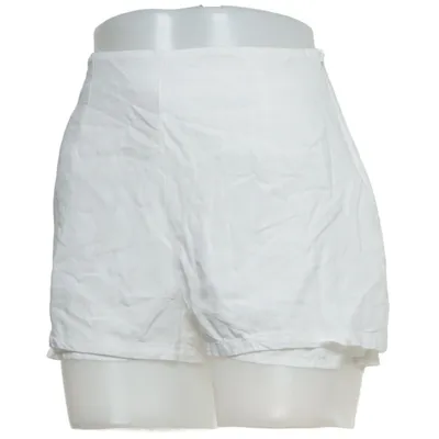 Shorts (Vit) från Fashion Nova Linne, Polyester, Viskos